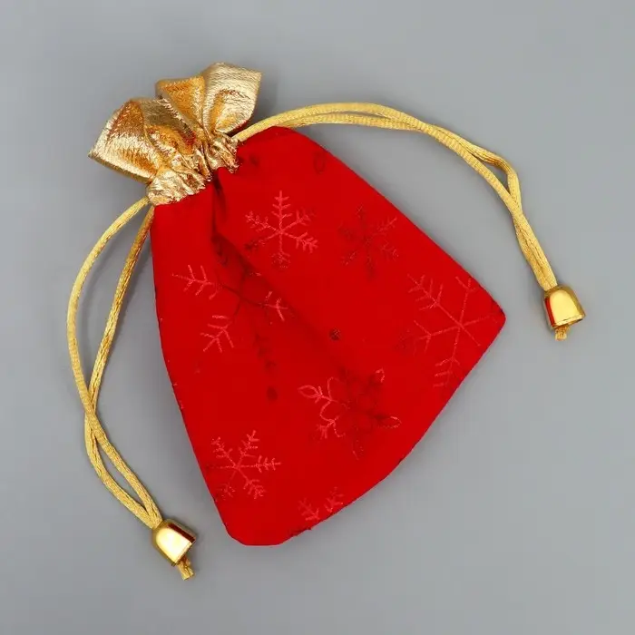 Мешочек подарочный замша «Поздравляю тебя», снежинки, тиснение, 10 х 12 см +/- 1.5 см Мешочек подарочный замша «Поздравляю тебя», снежинки, тиснение, 10 х 12 см +/- 1.5 см