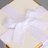 Набор подарочных коробок 3 в 1 квадратные, 19&times;19&times;9.5 см, 17&times;17&times;8 см, 15&times;15&times;6.5 см, с бантом, молочный