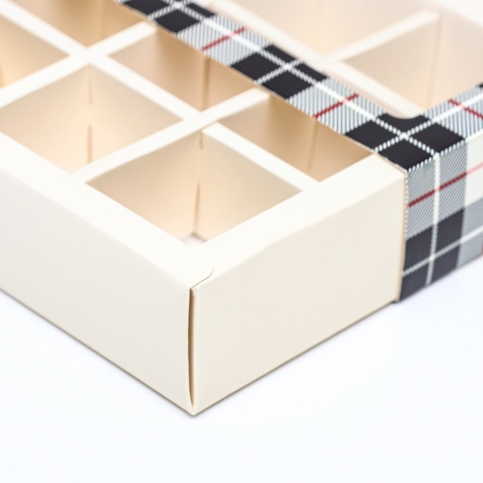 Коробка для 9 конфет с обечайкой , Коробка для 9 конфет с обечайкой , "Мужской" 13,8 х 13,8 х 3,8. Кондитерская упаковка