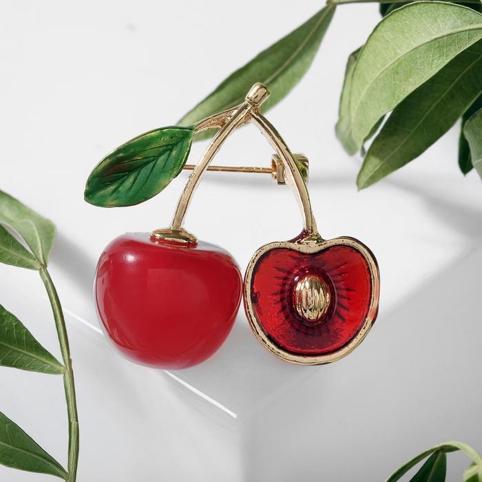 Брошь «Вишенка» с косточкой, цвет красно-зелёный в золоте Брошь «Вишенка» с косточкой, цвет красно-зелёный в золоте