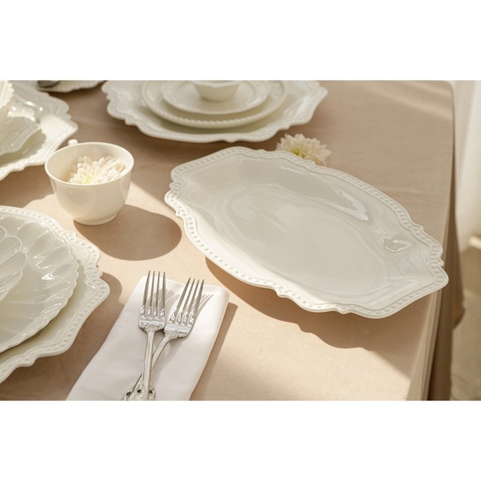 Блюдо фарфоровое овальное Magistro «Сюита», 35,5×23,5 см, цвет белый Блюдо фарфоровое овальное Magistro «Сюита», 35,5×23,5 см, цвет белый