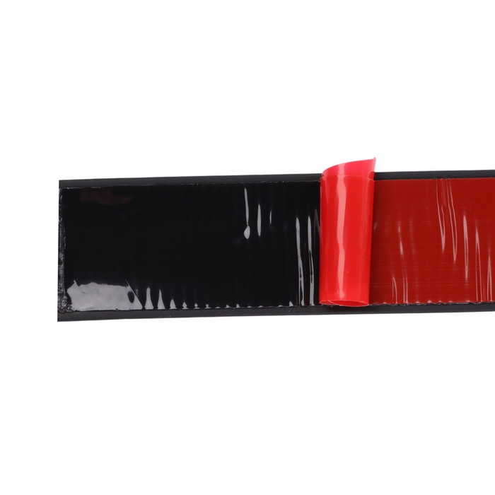 Накладка антискользящая на ступеньки прямая 100см/3см, черная Накладка антискользящая на ступеньки прямая 100см/3см, черная