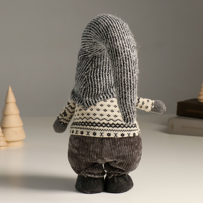 Кукла интерьерная Кукла интерьерная "Дед Мороз в длинном сером колпаке с сердечком" 48 см