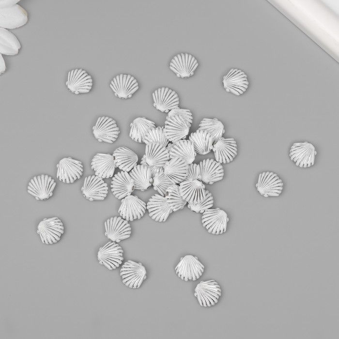 Бусины для творчества пластик Бусины для творчества пластик "Ракушка" бело-серебристые набор 20 гр 1х1х0,4 см