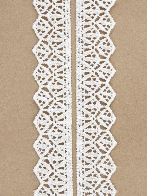 Кружево гипюровое, 30 мм, 9&plusmn;0.5 м, цвет белый