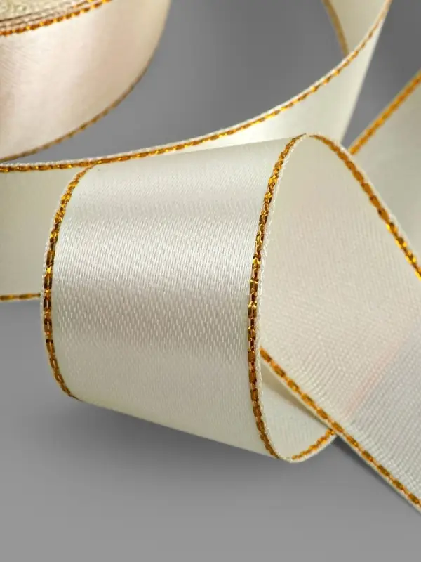 Лента атласная, с золотым люрексом, 25 мм, 23&plusmn;1 м, светло-бежевая №008