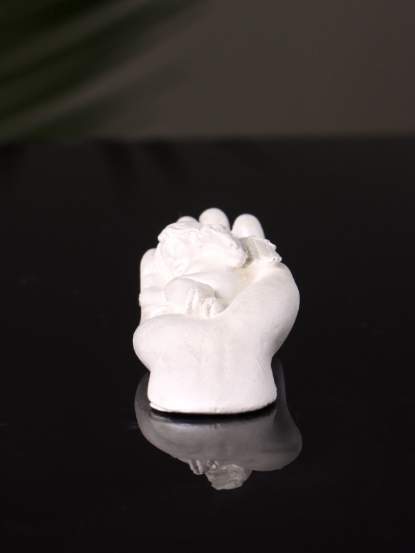 Фигура "Ангелок на ладони спит" малый, 3х7х3 см, перламутр