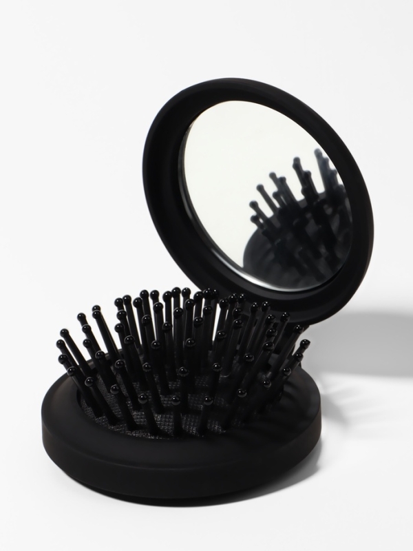 Расчёска массажная «Классика», складная, с зеркалом, 7×2.5 см, матовая, чёрная Расчёска массажная «Классика», складная, с зеркалом, 7×2.5 см, матовая, чёрная
