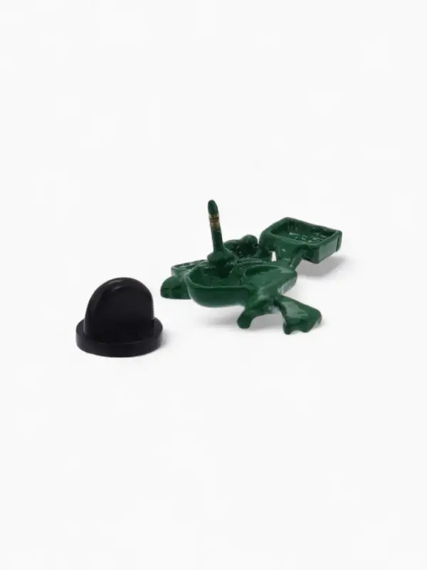 Значок &laquo;Лягушонок&raquo;, с магнитофоном, зелёный