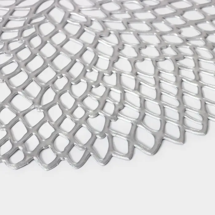 Салфетки сервировочные на стол Доляна &laquo;Лея&raquo;, d=38 см, 4 шт., серебряные