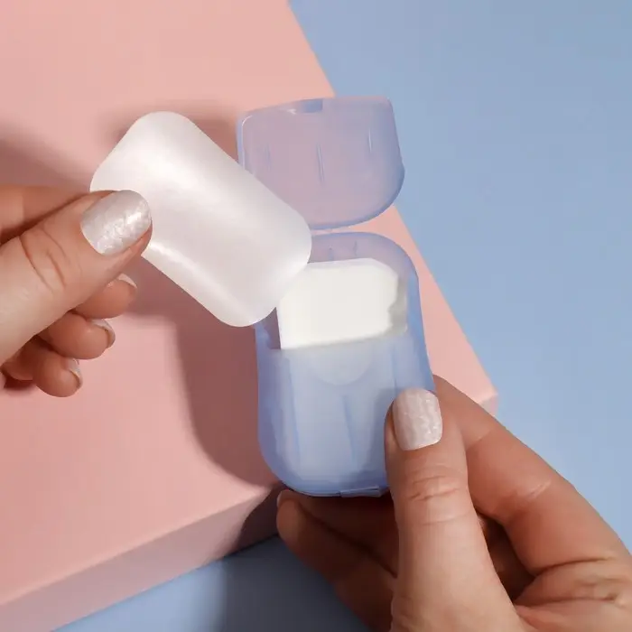 Мыло листовое, в пластинах, 18 (± 2) шт., в футляре, голубое