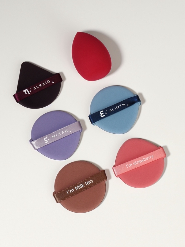 Набор спонжей д/макияжа 6 шт: 5 пуховок, 1 капля в пласт футляре латекс МИКС пакет QF Набор спонжей д/макияжа 6 шт: 5 пуховок, 1 капля в пласт футляре латекс МИКС пакет QF