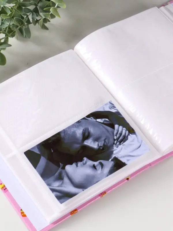 Фотоальбом 200 фото 10X15см, Фотоальбом 200 фото 10X15см, "Три пуговки", розовый, ПП карм.