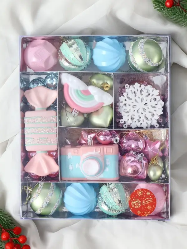 Набор украшений пластик 58 шт Набор украшений пластик 58 шт "В гостях у Деда Мороза"