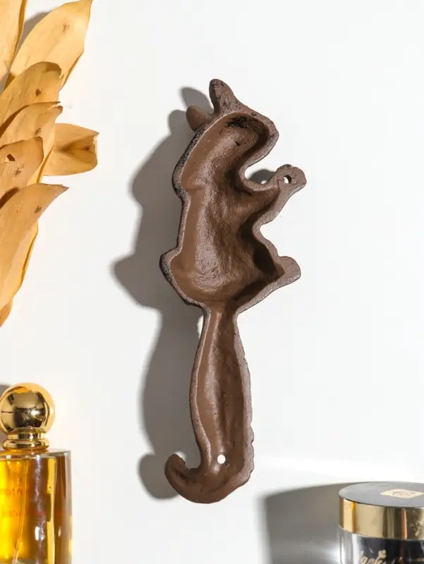 Крючок настенный &laquo;Белка&raquo;, ключница декоративная, чугун, 7&times;22&times;2.5 см