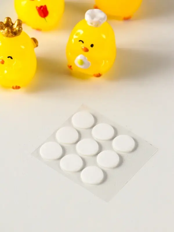 Сувенир полистоун флюоресцентный "Цыплята" набор 4 шт 2,5х3,2 см