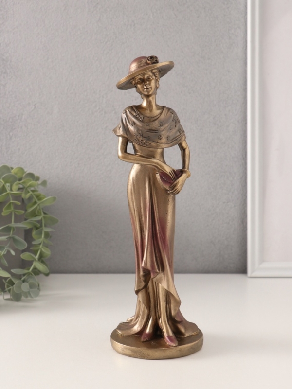 Сувенир полистоун Сувенир полистоун "Леди в шляпке с накидкой на плечах" 8,5х8х26,5 см