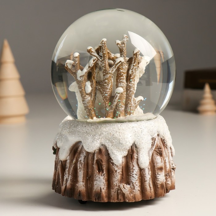 Сувенир полистоун водяной шар музыка механический Сувенир полистоун водяной шар музыка механический "Белые медведи в лесу" 11,5х11,5х14 см