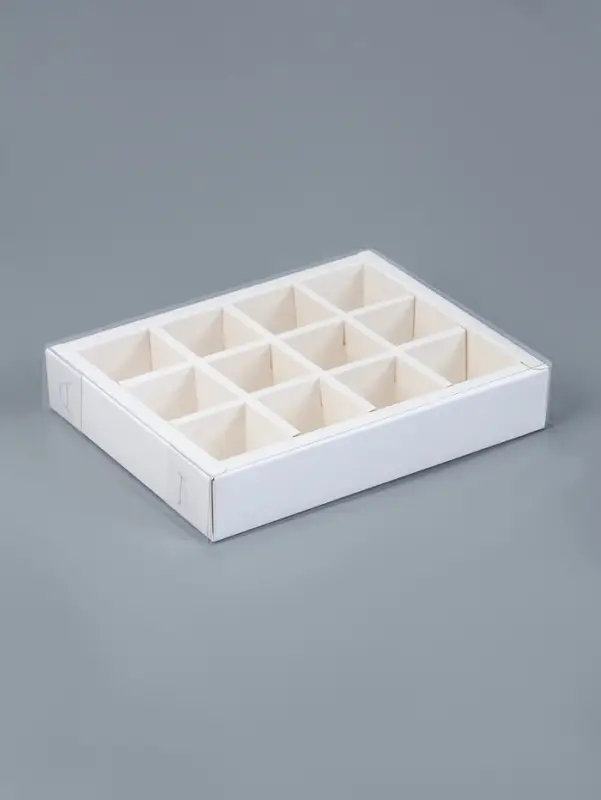 Коробка для 12 конфет, белая, с прозрачной ПВХ крышкой, 19&times;15&times;3.5 см