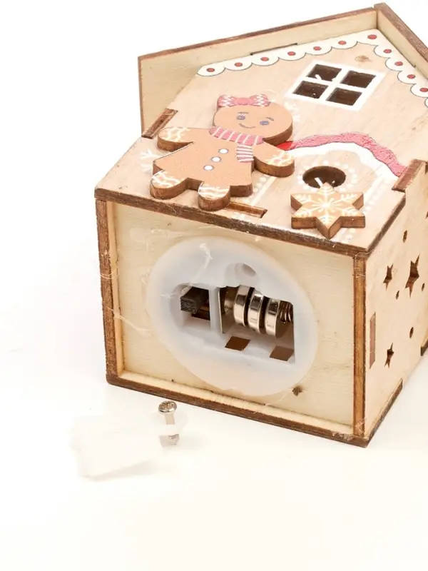 Ёлочная игрушка &laquo;Пряня&raquo; 8&times;7 см, подвеска, от батареек AG10&times;3, свечение тёплое белое