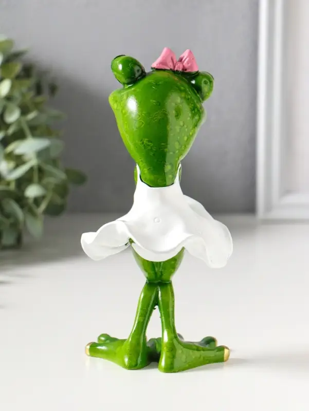 Фигурка полистоун лак &laquo;Лягушка Монро&raquo;, 16.5&times;8.2&times;9.5 см