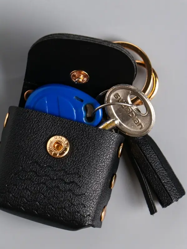 Брелок кожзам с карабином, с кистью Брелок кожзам с карабином, с кистью "Сумочка. Котик" чёрный 5х2,5х6 см