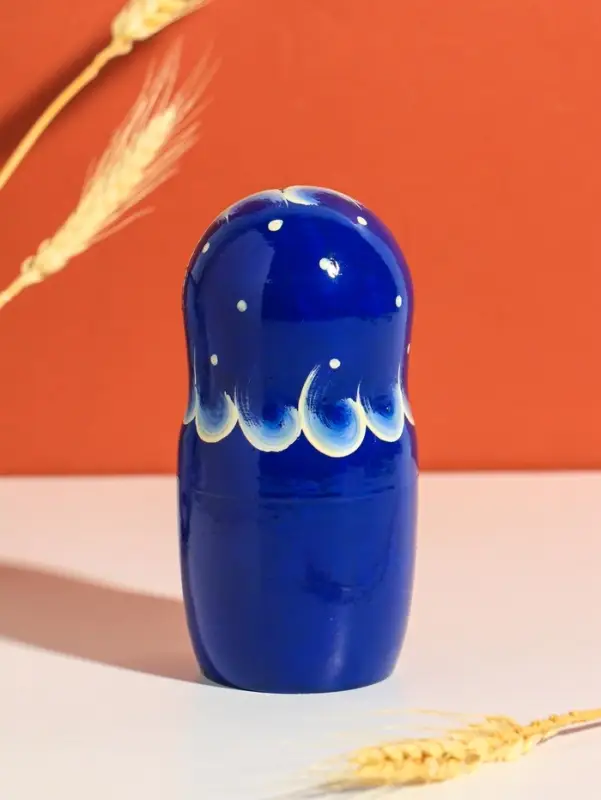 Матрешка дерево &laquo;Настёна&raquo;, синее платье, белые цветы, 18 см, 5 кукольная, ручная роспись