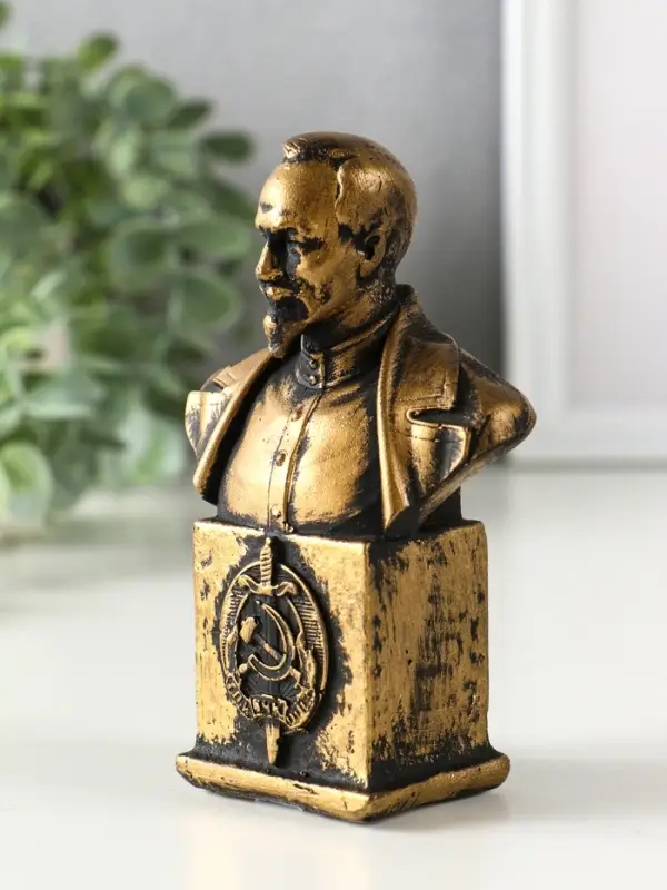 Бюст &laquo;Дзержинского Ф.Э.&raquo;, фигурка гипс, 12&times;7.5&times;4.5 см