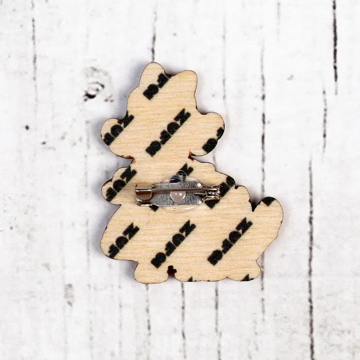 Деревянный значок «Мисс Пря» Деревянный значок «Мисс Пря»