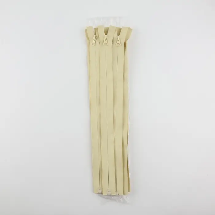 Молния «Спираль», №7, разъёмная, водонепроницаемая, замок автомат, 40 см, светло-бежевая Молния «Спираль», №7, разъёмная, водонепроницаемая, замок автомат, 40 см, светло-бежевая