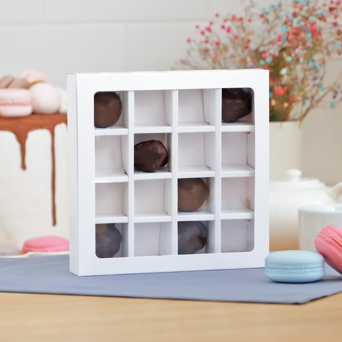 Коробка для конфет, белая, 17,5 х 17,5 х 4 см Коробка для конфет, белая, 17,5 х 17,5 х 4 см