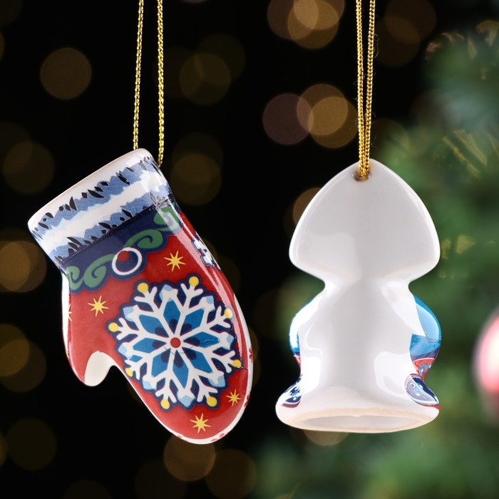 Набор ёлочных игрушек Набор ёлочных игрушек "Машенька и варежка", 6 см