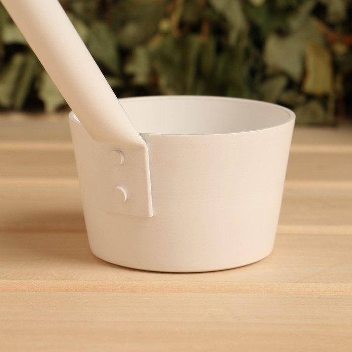 Ковш из алюминия 0,2 л, длина 47 см, белый Ковш из алюминия 0,2 л, длина 47 см, белый