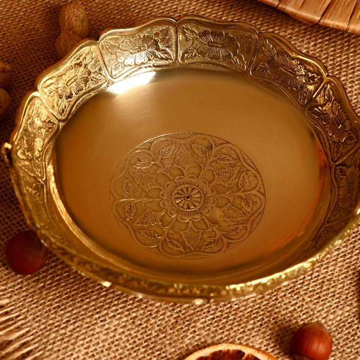 Блюдо латунь Блюдо латунь "Корзинка с сердечками" 15х15х5,5 см