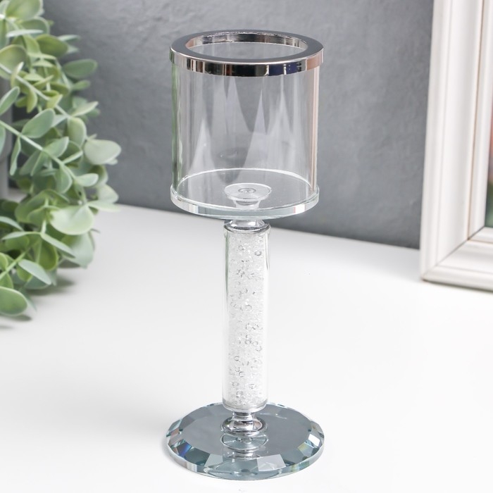 Подсвечник стекло на1 свечу Подсвечник стекло на1 свечу "Чаша с кантом" на ножке со стразами d=4,5 см 7х7х18 см