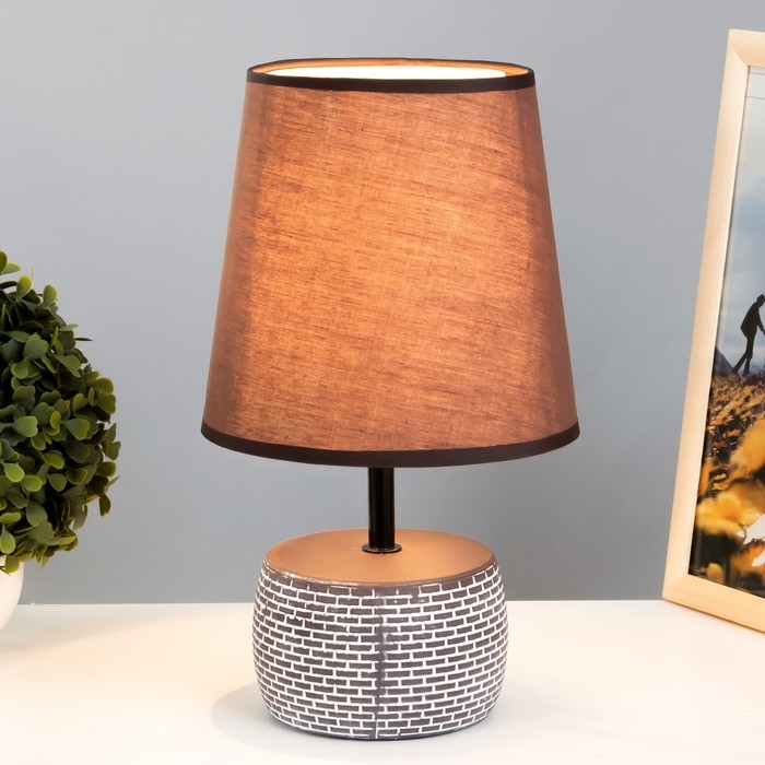 Настольная лампа Доротея E14 40Вт шоколадно-белый 18х18х32 см RISALUX Настольная лампа Доротея E14 40Вт шоколадно-белый 18х18х32 см RISALUX