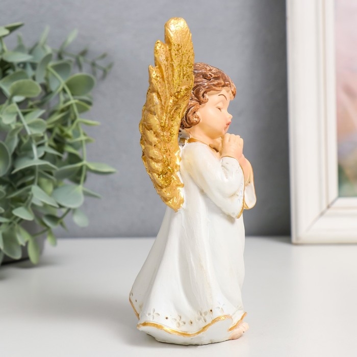Сувенир полистоун Сувенир полистоун "Малыш ангелок в бежевой тоге, золотые крылья" МИКС 11х7х11,5 см