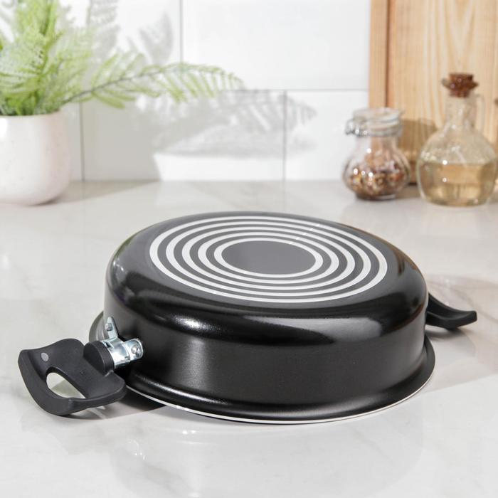 Жаровня-сковорода Consul, 1,5 л, d=20 см, стеклянная крышка, пластмассовые ручки, антипригарное покрытие, цвет чёрный Жаровня-сковорода Consul, 1,5 л, d=20 см, стеклянная крышка, пластмассовые ручки, антипригарное покрытие, цвет чёрный