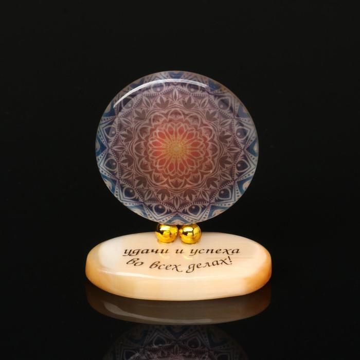 Изделие на подставке №3 Изделие на подставке №3"Мандала", селенит