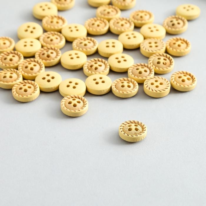 Пуговицы дерево для творчества 4 прокола Пуговицы дерево для творчества 4 прокола "Стежки на круге" набор 40 шт 1,2х1,2х0,3 см