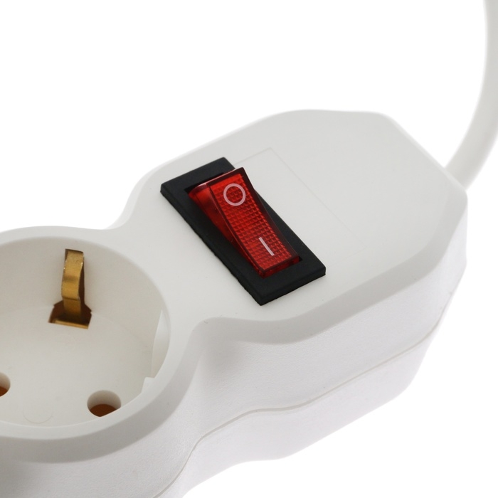 Удлинитель Luazon Lighting ECO, 3 розетки, 7 м, 10 А, 2200 Вт, ПВС 3х0.75 мм2, с з/к, с выкл Удлинитель Luazon Lighting ECO, 3 розетки, 7 м, 10 А, 2200 Вт, ПВС 3х0.75 мм2, с з/к, с выкл