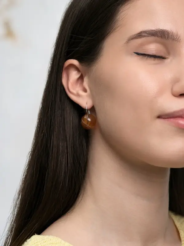 Серьги пластик &laquo;Шар №16&raquo;, с разводами и блёстками, светло-коричневые в серебре