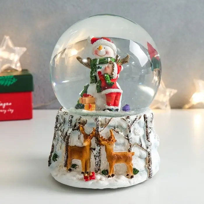 Сувенир полистоун водяной шар музыка "Обнимашки со снеговиком" 11,5х11,5х14 см