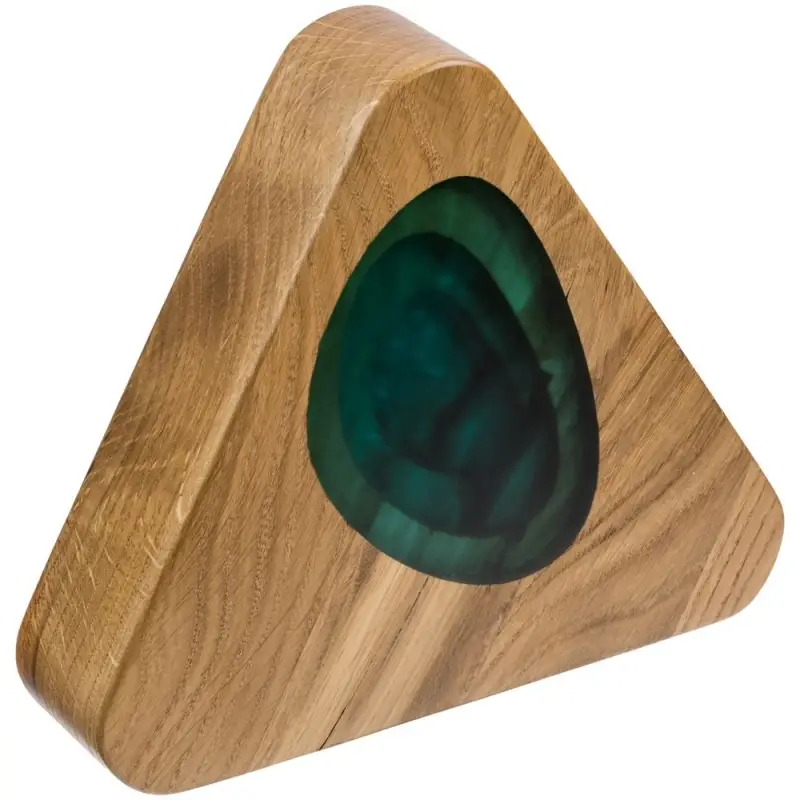 Стела &laquo;Глубина&raquo;, треугольная