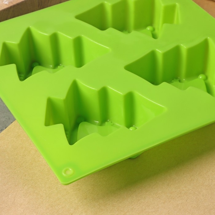 Форма для выпечки новогодняя Доляна «Новый год. Ёлочки», силикон, 18×18 см, 4 ячейки, цвет зелёный Форма для выпечки новогодняя Доляна «Новый год. Ёлочки», силикон, 18×18 см, 4 ячейки, цвет зелёный