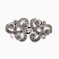 Зажим для кардигана "Ажур", узел, цвет белый в чернёном серебре Зажим для кардигана "Ажур", узел, цвет белый в чернёном серебре