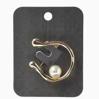 Брошь &laquo;Подкова&raquo;, с бусиной №10, цвет белый в золоте