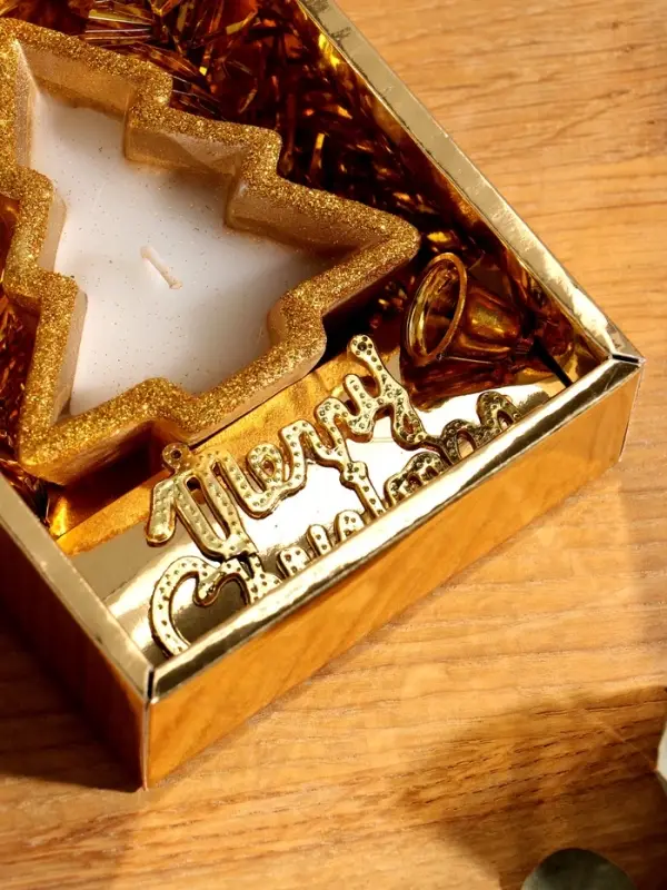 Свеча новогодняя с декором &laquo;Золотая ёлочка&raquo;, 12&times;10&times;4 см