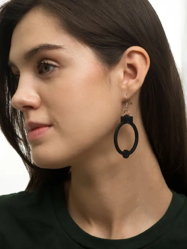 Серьги акриловые &laquo;Наручники&raquo;, чёрные в серебре