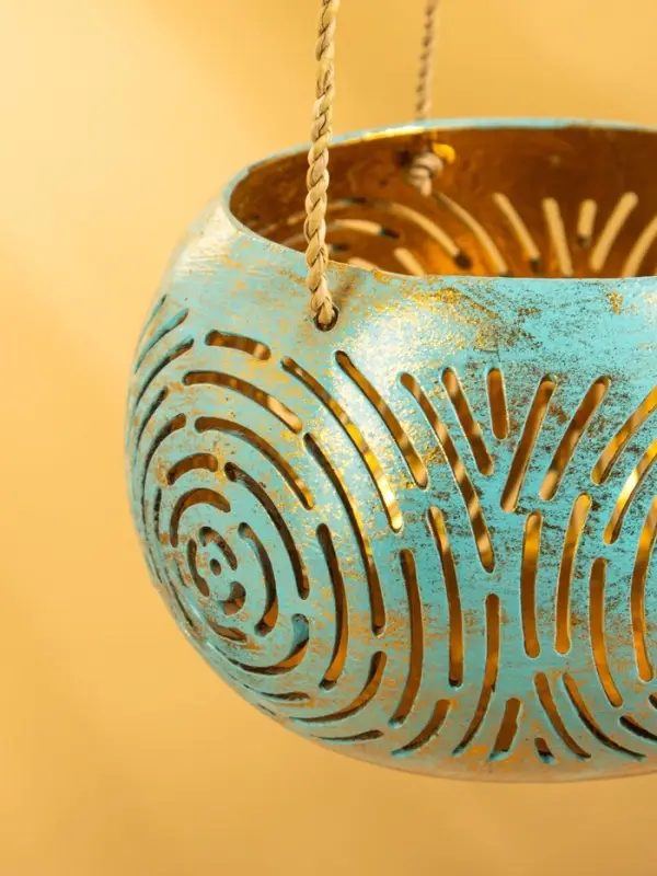 Подсвечник подвесной из кокоса, 14×14×10 см, бирюзово-золотой